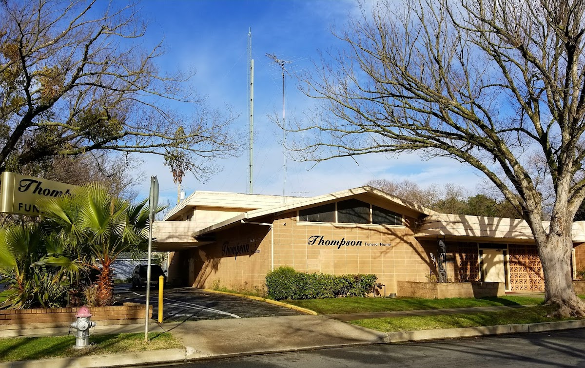 Funeraria Thompson Oak Park Mortuary & Cremation Service